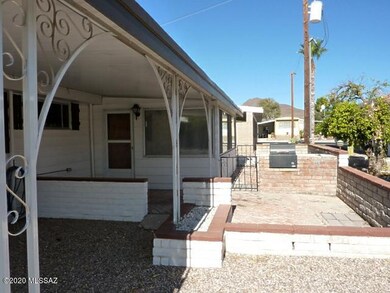Carport/Patio w/BBQ