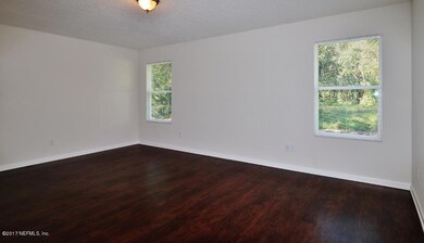 1130 Pangola Dr, Jacksonville, FL 32205 - photo 5