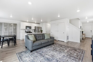 477 N Scuttlebutt Ln, Saratoga Springs, UT 84045 - photo 6