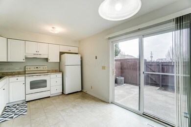 Eat-In Kitchen