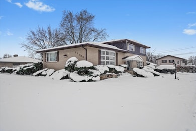 17702 Bernadine St, Lansing, IL 60438 - photo 2