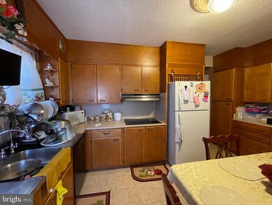 1306 N 13th St, Reading, PA 19604 - photo 5