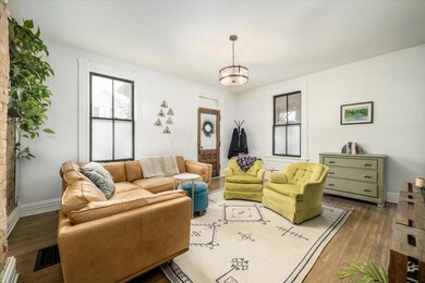 05-519 E Sycamore St-004