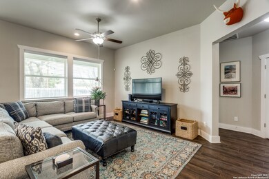 212 Winston Dr, Fredericksburg, TX 78624 - photo 6