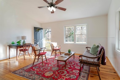 444 Peach St, Staunton, VA 24401 - photo 4