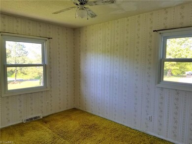 1590 Cliffwood Dr, Asheboro, NC 27205 - photo 7