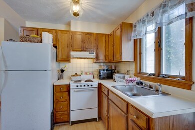 20 1/2 Buck St, Woburn, MA 01801 - photo 3