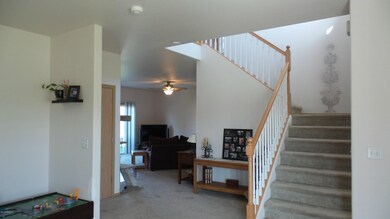 208 S Zeus St, Moxee, WA 98936 - photo 4