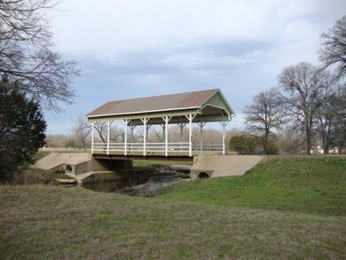 1610 White Bluff Dr, Whitney, TX 76692 - photo 3