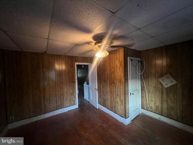 3906 Woodridge Rd, Baltimore, MD 21229 - photo 7