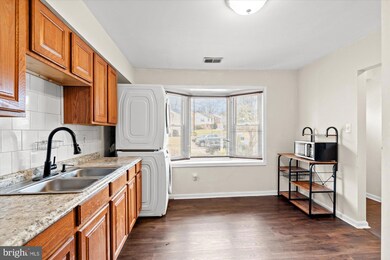 2214 Dawn Ln, Temple Hills, MD 20748 - photo 6