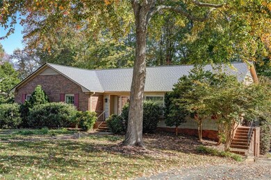 1712 Chesapeake Dr, Greensboro, NC 27410 - photo 4