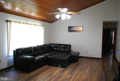 84 Lake Shore Dr, Colonial Beach, VA 22443 - photo 7