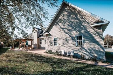 346 Yellowcreek St, Homer City, PA 15748 - photo 2