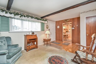 1582 Rudolph Dr, Bethlehem, PA 18018 - photo 4