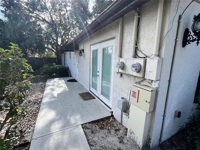 542 E Caroline St, Tavares, FL 32778 - photo 3