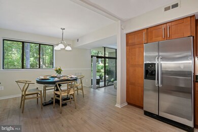 1650 Parkcrest Cir unit 100, Reston, VA 20190 - photo 3