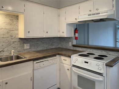 2206 Hazard St unit 9, Houston, TX 77019 - photo 3