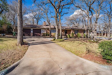 600 Oakwood Ave, Hurst, TX 76053 - photo 4