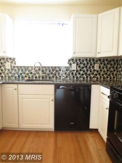 4939 Lockard Dr, Owings Mills, MD 21117 - photo 4