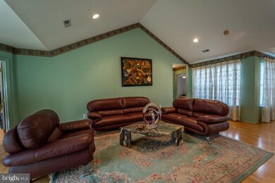 627 Nicole Dr, Southampton, PA 18966 - photo 5