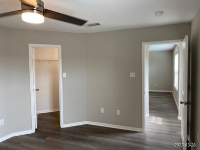 2423 Fallen Pine Ln, Houston, TX 77088 - photo 4