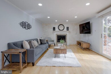 8681 Young Ct, Springfield, VA 22153 - photo 4