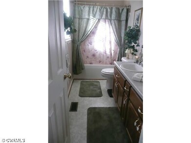 13571 S Crater Rd, Petersburg, VA 23805 - photo 4