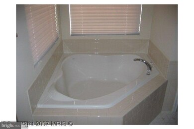 12039 Kemps Landing Cir, Manassas, VA 20109 - photo 4