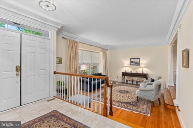 9425 Turnberry Dr, Potomac, MD 20854 - photo 3