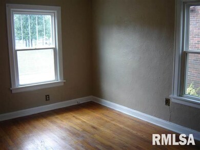 1943 N Perry St, Davenport, IA 52803 - photo 4