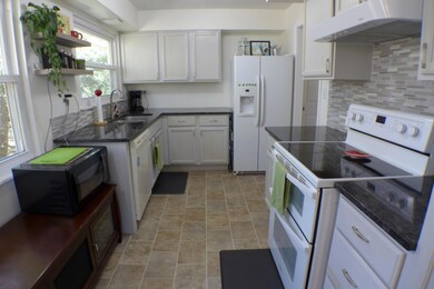 688 Walnut Dr, Logan, OH 43138 - photo 6