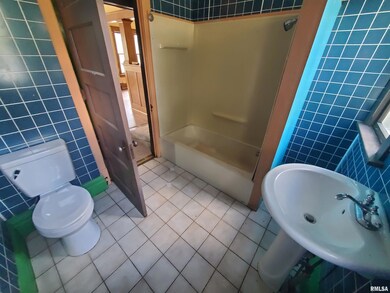 1641 14 1 2 St, Rock Island, IL 61201 - photo 7