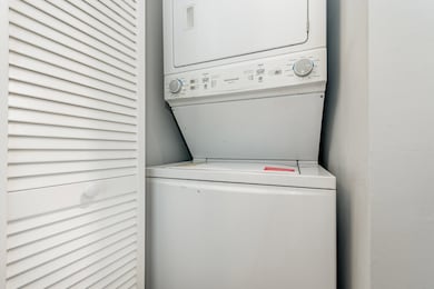 1238 W Pratt Blvd unit 1A, Chicago, IL 60626 - photo 6