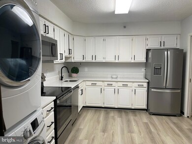 Skyline House unit 1506, Baileys Crossroads, VA 22041 - photo 5