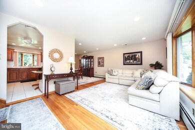 240 Midway Dr, Morrisville, PA 19067 - photo 5