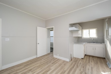 1309 Clay St, Davenport, IA 52804 - photo 7