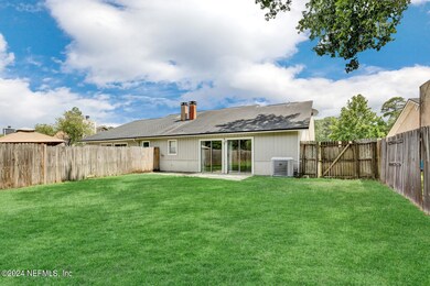 8827 Cavender Dr, Jacksonville, FL 32216 - photo 5