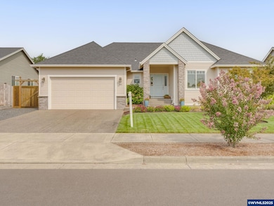 955 Grant St, Mount Angel, OR 97362 - photo 2