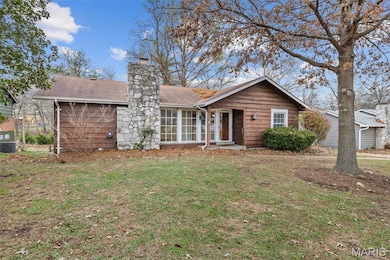 807 Garonne Dr, Ballwin, MO 63021 - photo 3