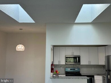 25 Mulberry Ct, Trenton, NJ 08619 - photo 7