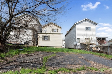 2802 Stewart St, McKeesport, PA 15132 - photo 4