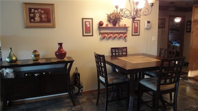 Eat-In Kitchen