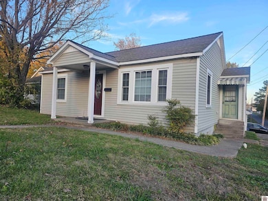 611 Pine St, Benton, KY 42025 - photo 2