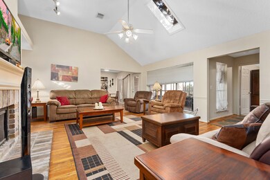 5106 Spring Branch Dr, Pearland, TX 77584 - photo 3