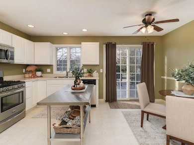 109 Sandra Ct, Normal, IL 61761 - photo 6