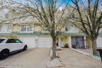 15 Ludwig Ln, Staten Island, NY 10303 - photo 2