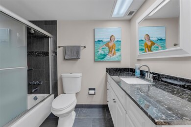 Master Bathroom has been updated and offers a tub/