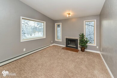 8424 Lake Otis Parkway-large-004-4-Livin