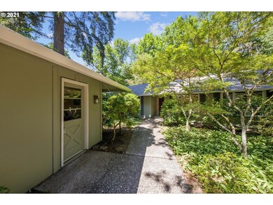 4222 Woodside Cir, Lake Oswego, OR 97035 - photo 2